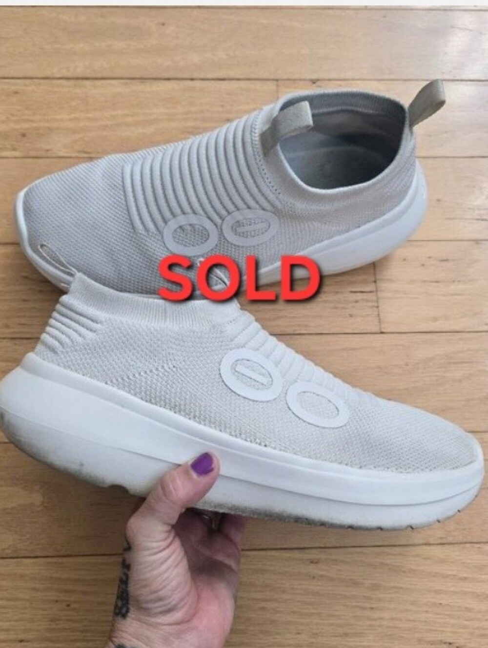 OOFOS | OOmy Zen monochrome white low-top recovery sneakers | MENS 10
